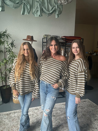 RELAXED STRIPED SWEATER