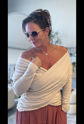 BRUSH OFF SHOULDER TOP