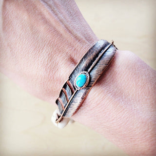 Chunky Turquoise Howlite Beaded Bracelet with Copper Feather