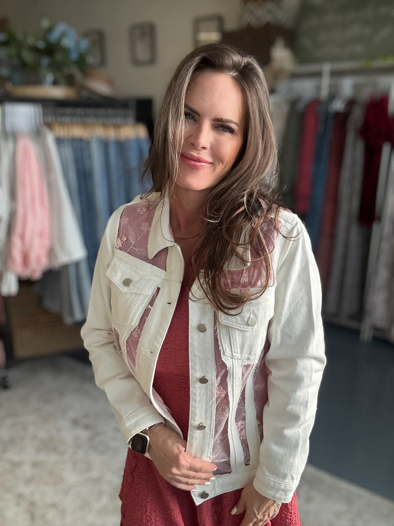 FLORAL EMBROIDERED DENIM JACKET