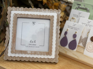 Scallop Wood Frame Photo 4x4 Photo