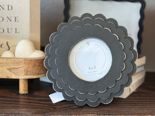 Round Wood scallop Photo frame