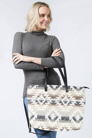 Western Weekend Aztec Pattern Tote Bag With Pouch