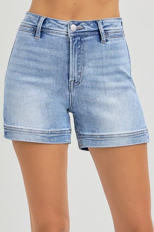 RISEN - High Rise Front Welt Pocket Detail Short
